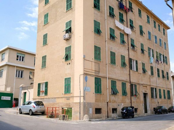 appartamento in vendita a Genova in zona Sestri Ponente