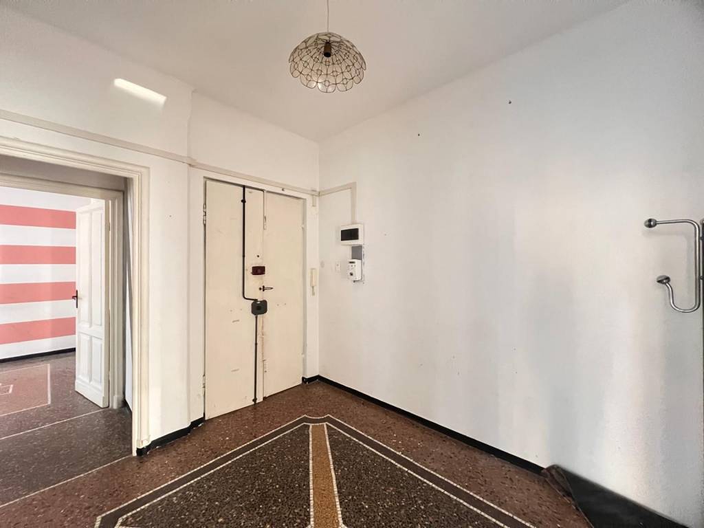 appartamento in vendita a Genova in zona Quezzi