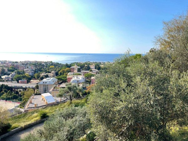 appartamento in vendita a Genova in zona Quarto dei Mille