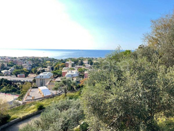 appartamento in vendita a Genova in zona Quarto dei Mille