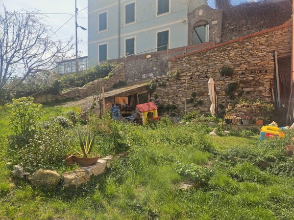 appartamento in vendita a Genova in zona Lagaccio / Granarolo