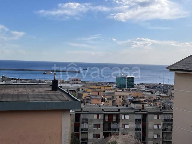 appartamento in vendita a Genova in zona Palmaro / Pra'