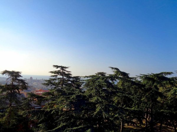 pentavano in vendita a Genova in zona Oregina