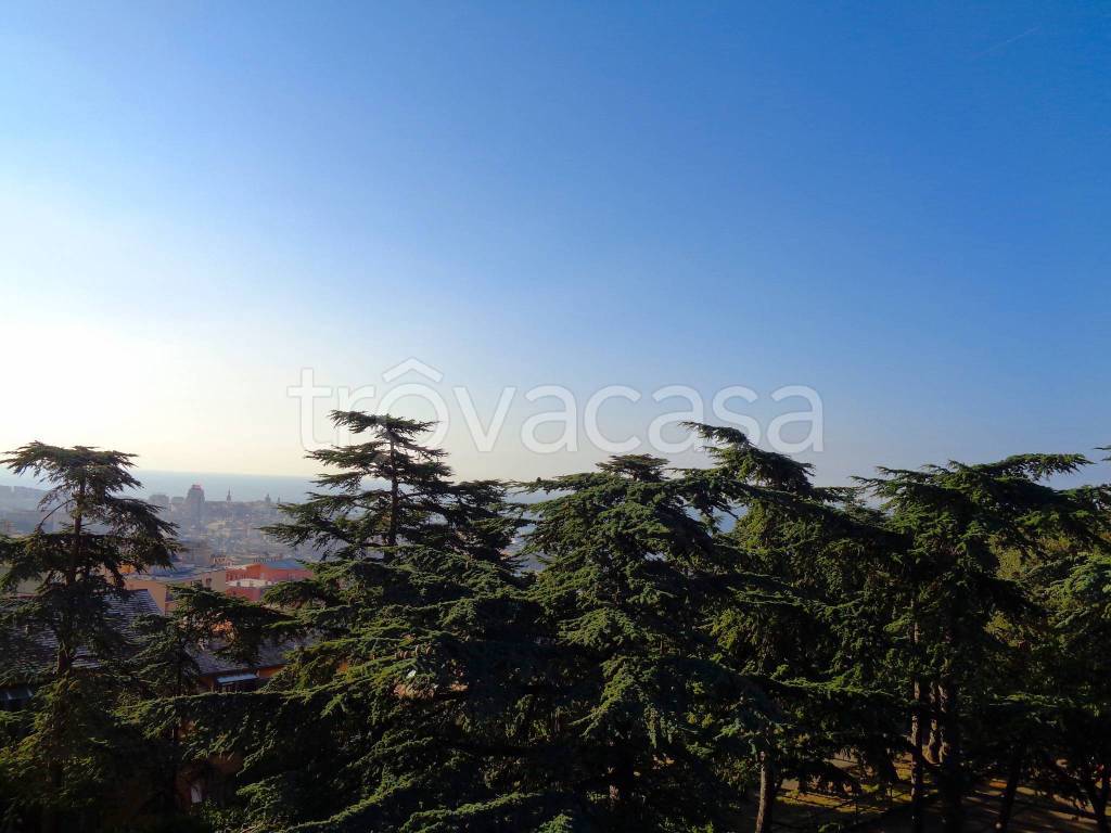 appartamento in vendita a Genova in zona Oregina