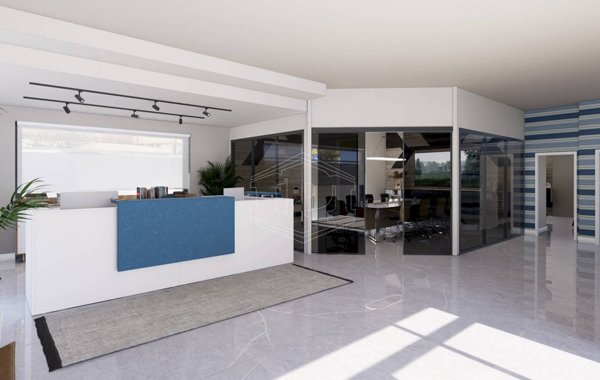 locale commerciale in vendita a Genova in zona Sestri Ponente