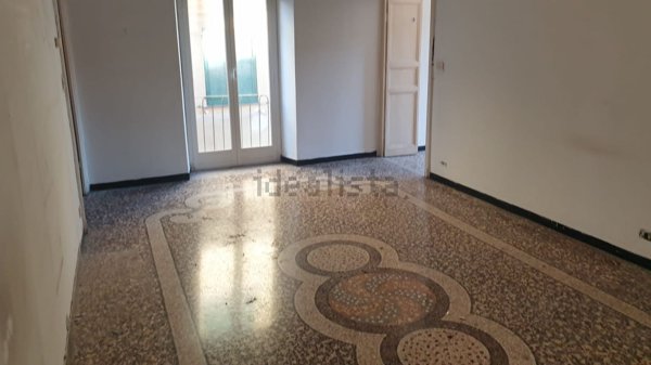 appartamento in vendita a Genova in zona Sestri Ponente