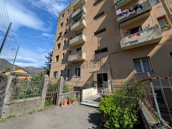 appartamento in vendita a Genova in zona Molassana