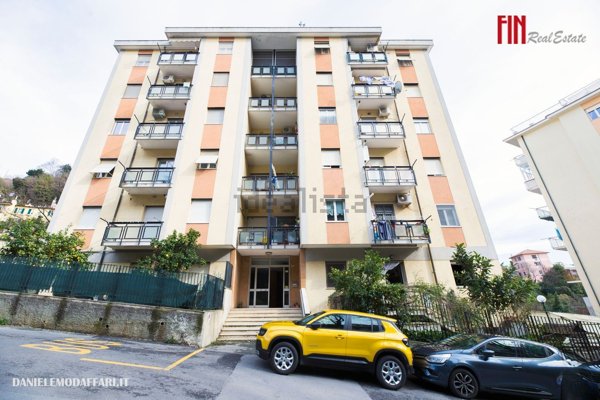 appartamento in vendita a Genova in zona Sestri Ponente