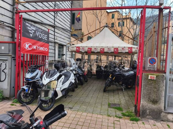 negozio in vendita a Genova in zona Staglieno