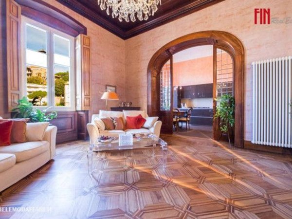 appartamento in vendita a Genova in zona Castelletto