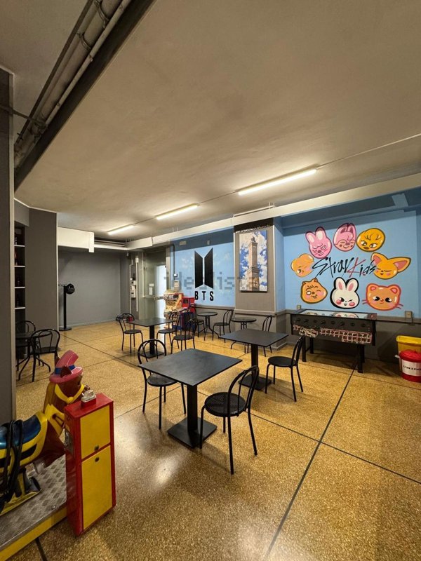 locale commerciale in vendita a Genova in zona Sampierdarena