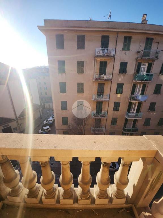 appartamento in vendita a Genova in zona Rivarolo