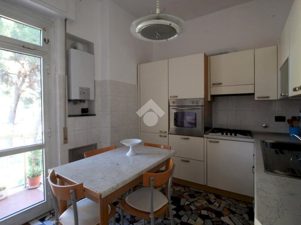 pentavano in vendita a Genova