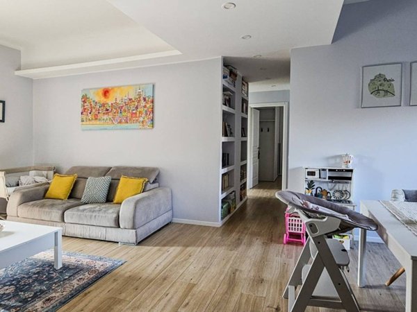 appartamento in vendita a Genova in zona Sturla