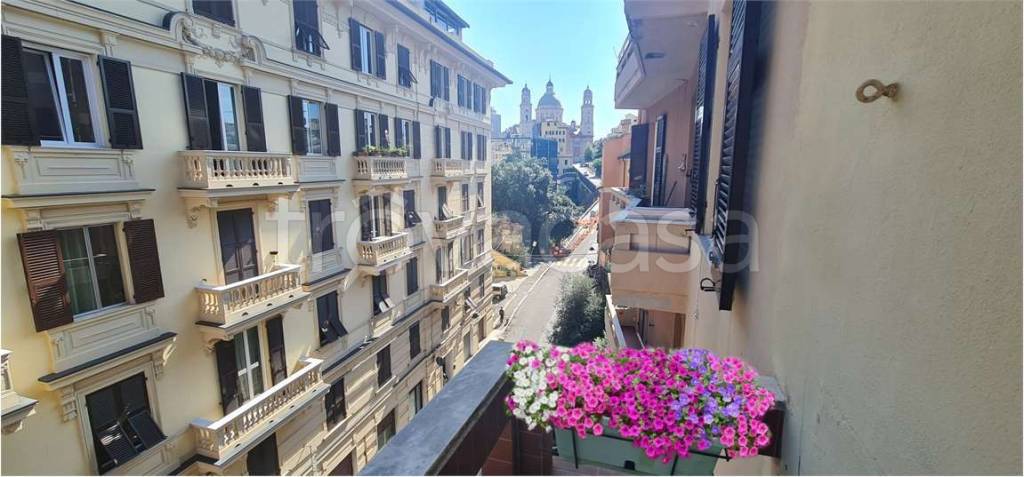 appartamento in vendita a Genova in zona Carignano