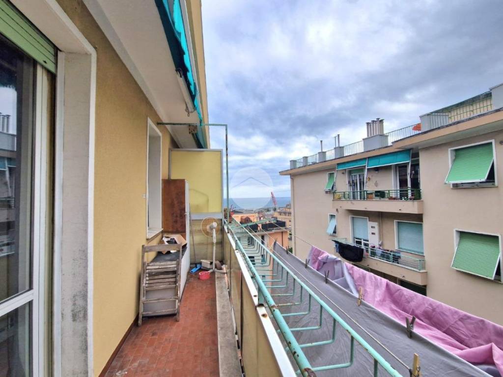 appartamento in vendita a Genova in zona Palmaro / Pra'
