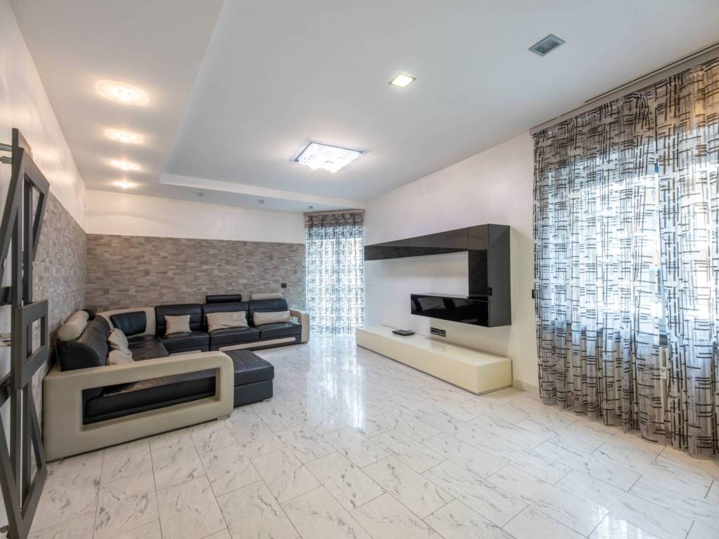 appartamento in vendita a Genova in zona Sturla