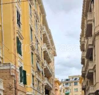 appartamento in vendita a Genova in zona Sestri Ponente