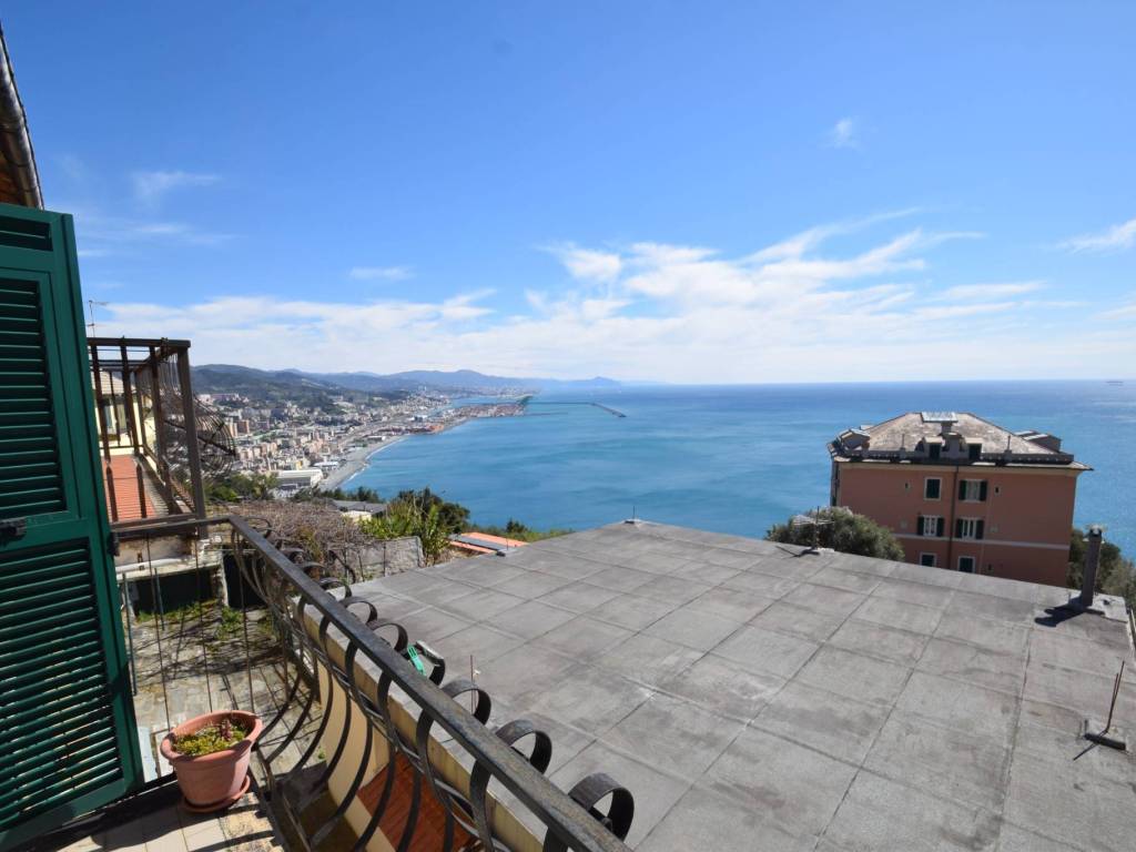 casa indipendente in vendita a Genova in zona Voltri