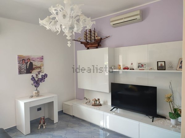 appartamento in vendita a Genova in zona Rivarolo