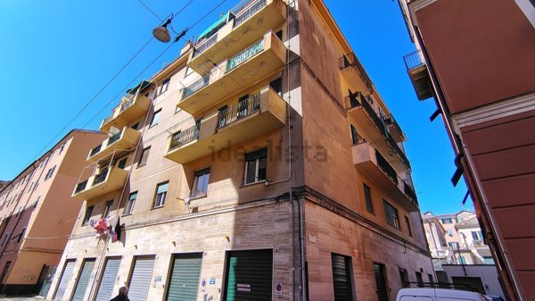appartamento in vendita a Genova in zona Sestri Ponente