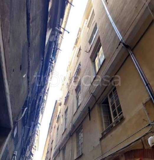 ufficio in vendita a Genova in zona Sottoripa / Maddalena / Molo