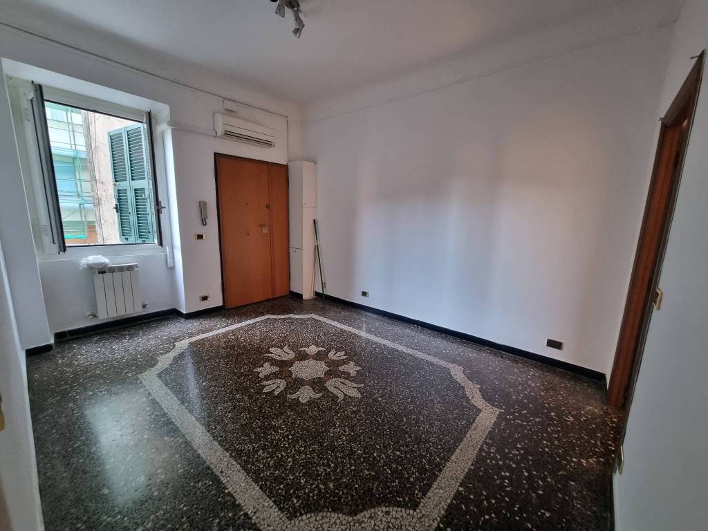 appartamento in vendita a Genova in zona Sestri Ponente