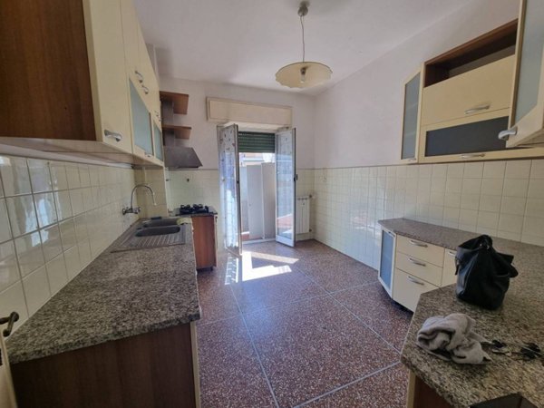 appartamento in vendita a Genova in zona Sestri Ponente