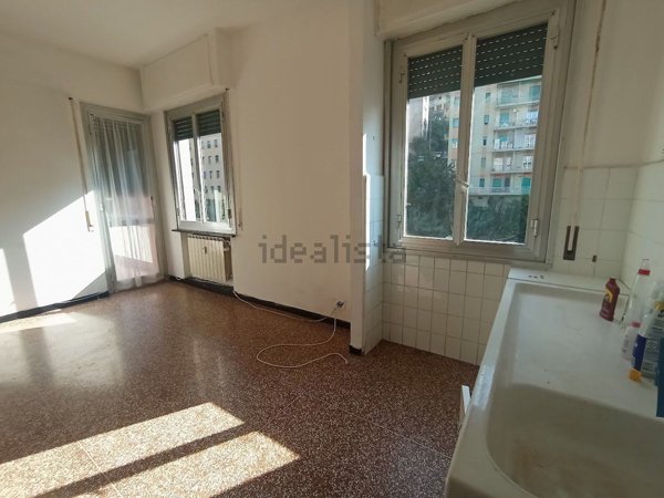 appartamento in vendita a Genova in zona Sampierdarena