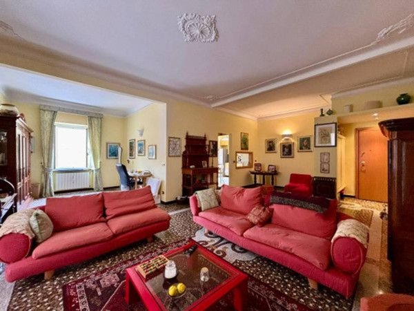 appartamento in vendita a Genova in zona Sestri Ponente