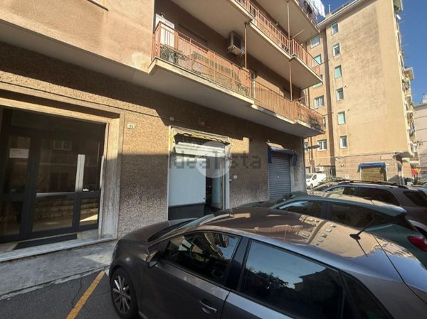 negozio in vendita a Genova in zona Palmaro / Pra'