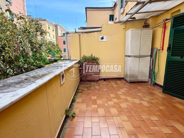 appartamento in vendita a Genova in zona Sestri Ponente