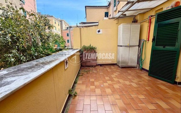 appartamento in vendita a Genova in zona Sestri Ponente
