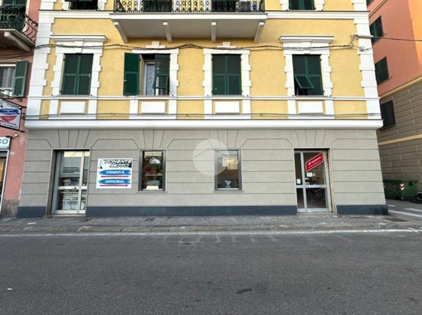 negozio in vendita a Genova in zona Sestri Ponente