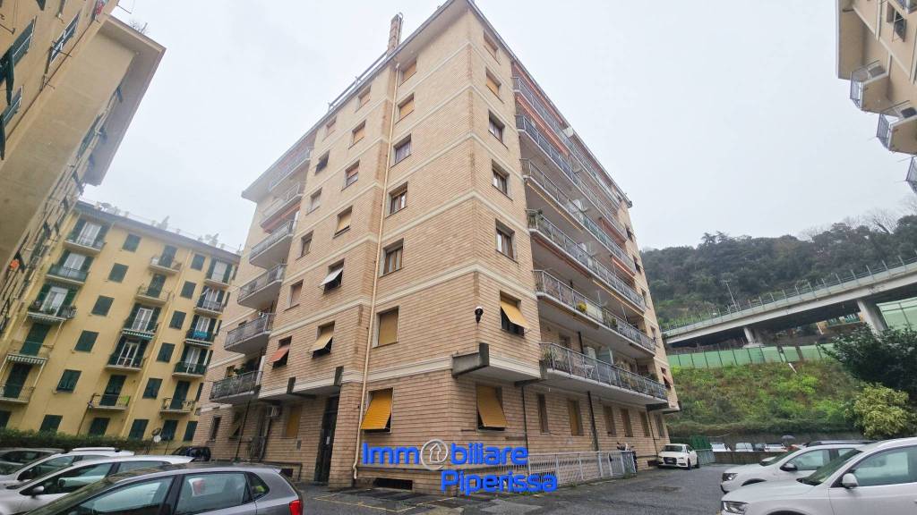 appartamento in vendita a Genova in zona Bolzaneto