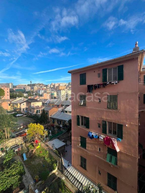 appartamento in vendita a Genova in zona Sturla