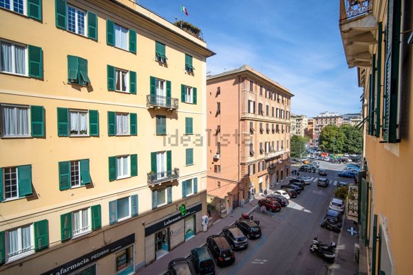 appartamento in vendita a Genova in zona Foce