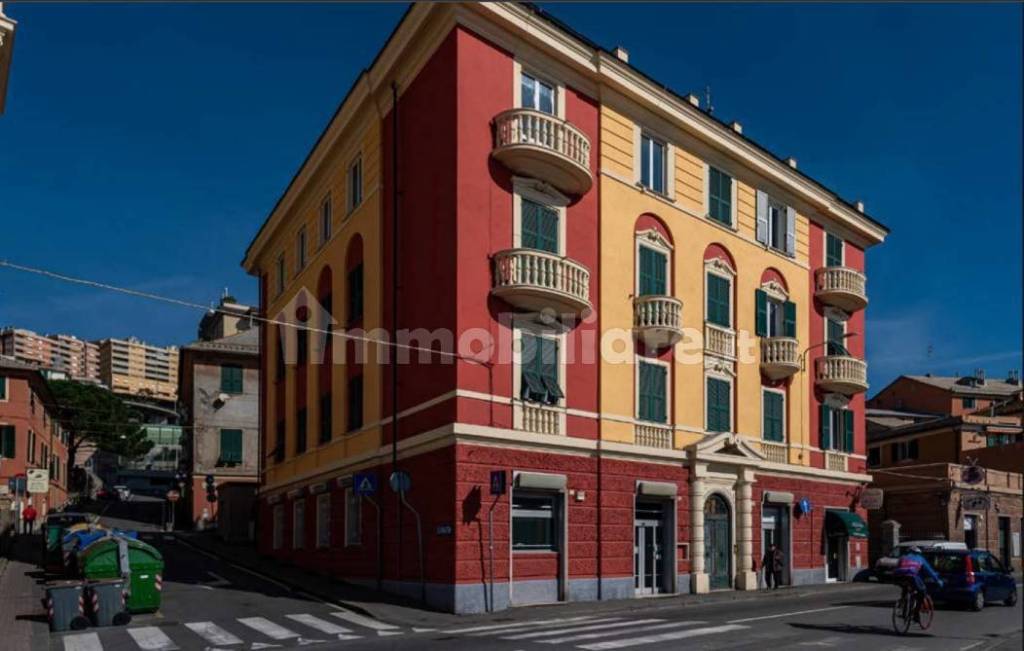 negozio in vendita a Genova in zona Voltri