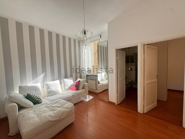 appartamento in vendita a Genova in zona Sottoripa / Maddalena / Molo