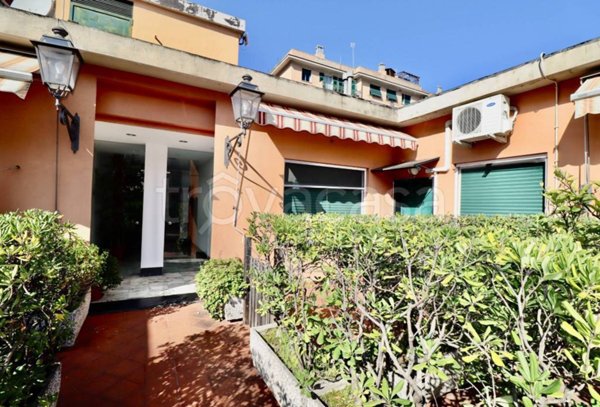 appartamento in vendita a Genova in zona Rivarolo