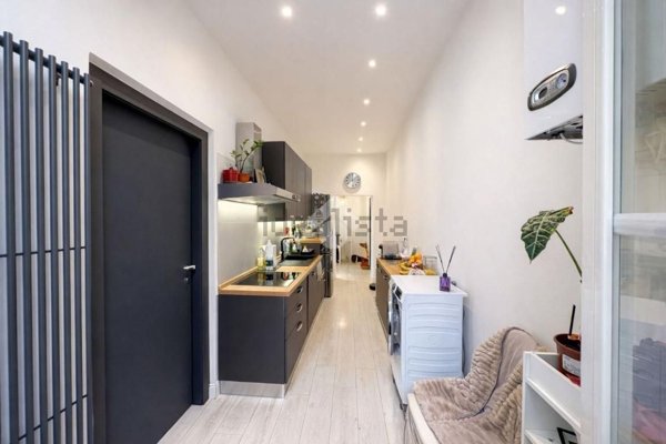 appartamento in vendita a Genova in zona Sottoripa / Maddalena / Molo