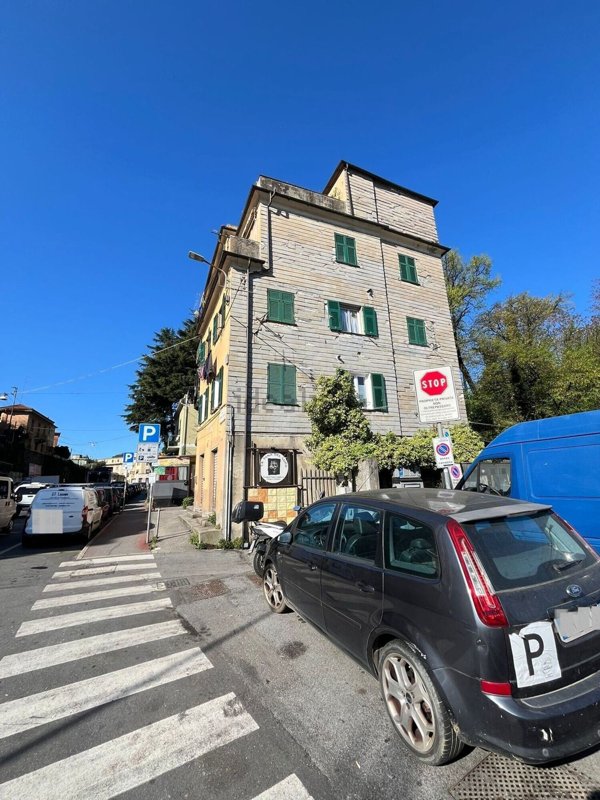 appartamento in vendita a Genova in zona Bolzaneto