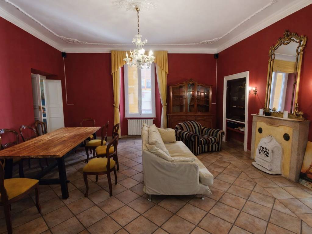 appartamento in vendita a Genova in zona Sampierdarena