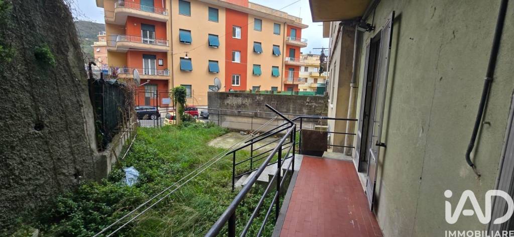 appartamento in vendita a Genova in zona Rivarolo