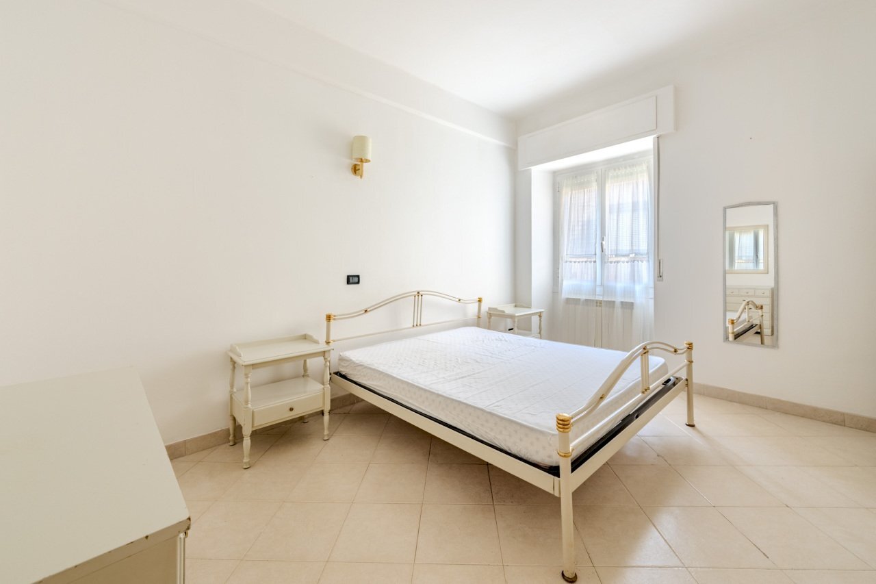 appartamento in vendita a Genova in zona Sottoripa / Maddalena / Molo