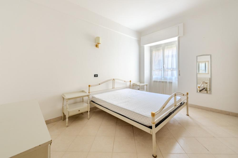 appartamento in vendita a Genova in zona Sottoripa / Maddalena / Molo