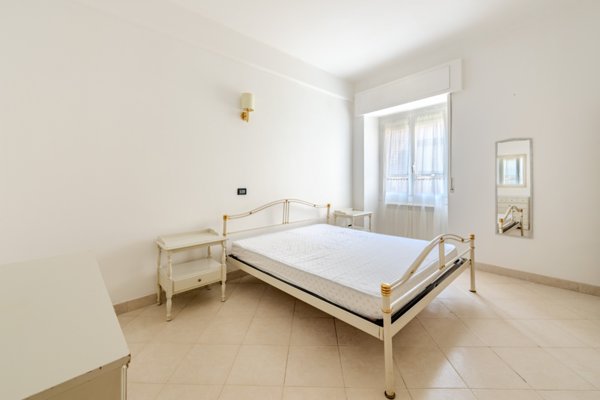 appartamento in vendita a Genova in zona Sottoripa / Maddalena / Molo