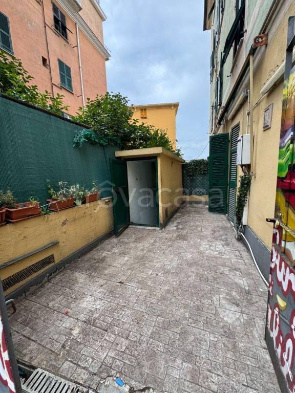 negozio in vendita a Genova in zona San Martino