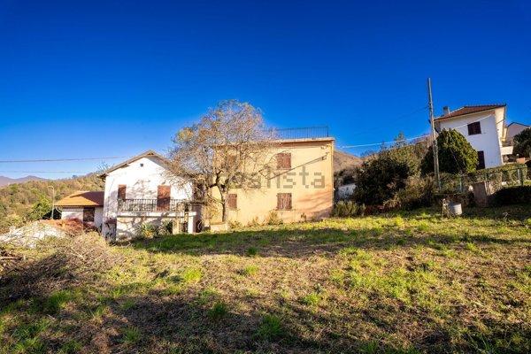 casa semindipendente in vendita a Genova in zona Bolzaneto