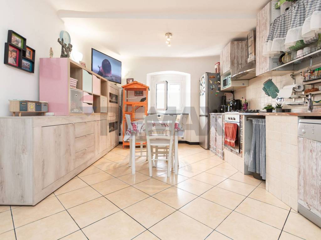 appartamento in vendita a Genova in zona Staglieno